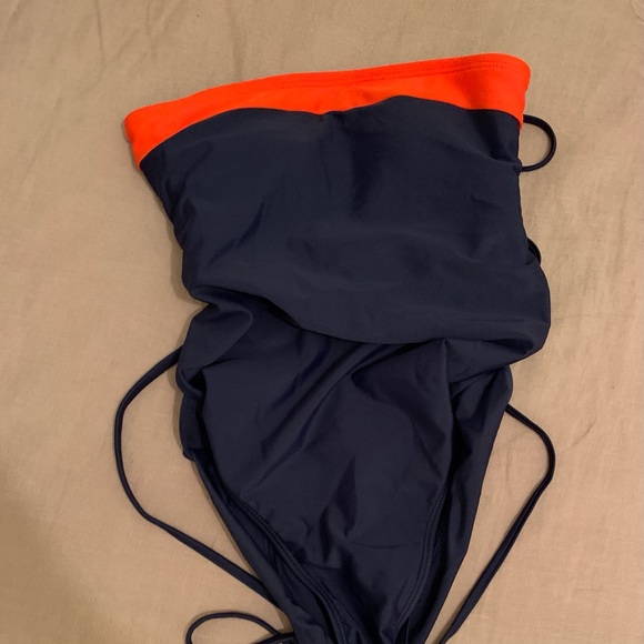 one piece strapless swimsuit. - Picture 2 of 3